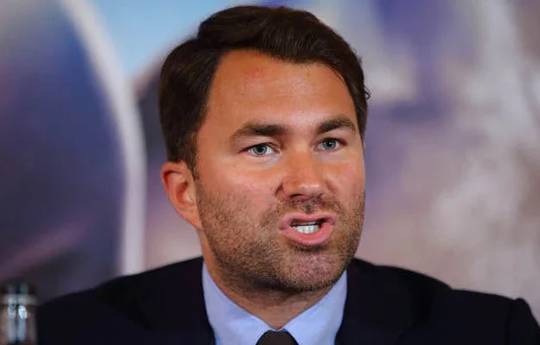 Hearn names three fighters who can beat Alvarez