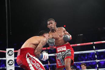 Jacobs easily dominates Arias