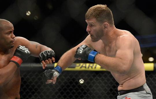 Cormier doesn't rule out that Miocic could beat him