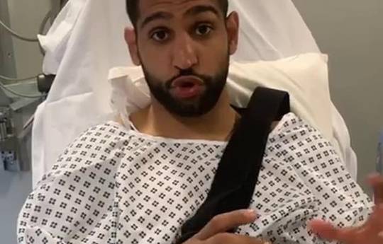 Amir Khan has a surgery on his elbow