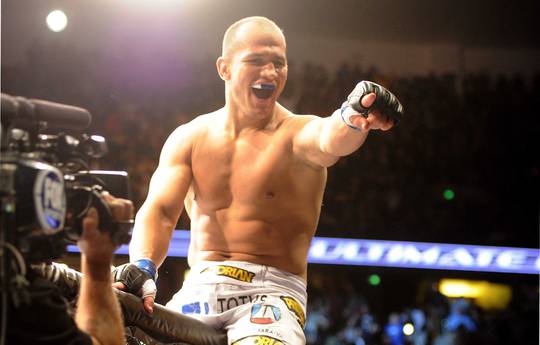 Дос Сантос: «Спочатку я поб'ю Джейка Пола, а потім і Френсіса Нганну»