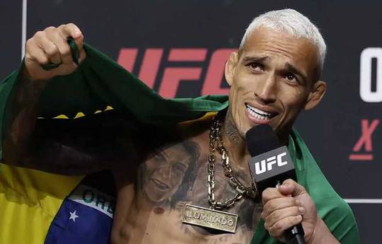 Оливейра назвал фактор, который позволит ему выиграть у Холлоуэя