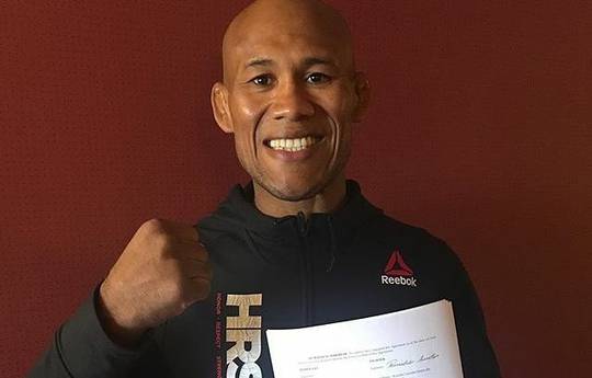 Жакаре подписал новый контракт с UFC