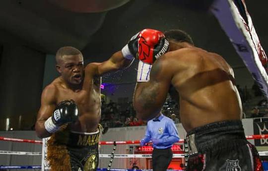 Makabu beat Mchunu on points