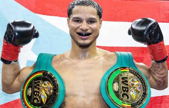 What time is Antonio Perez vs Abraham Montoya tonight? Ringwalks, schedule, streaming links