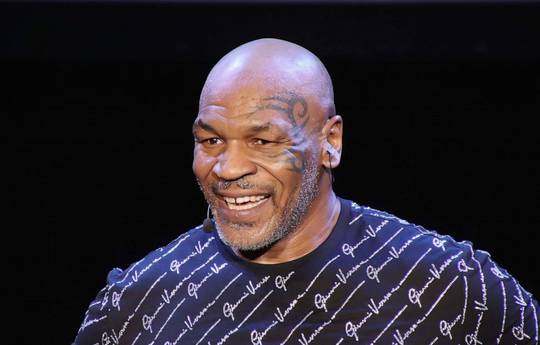 Mike Tyson: "At my peak I would beat both Fury and Joshua"
