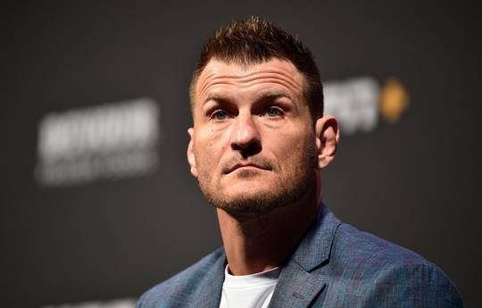 Miocic: It would be great to fight Jones, but my goal is to get the belt back