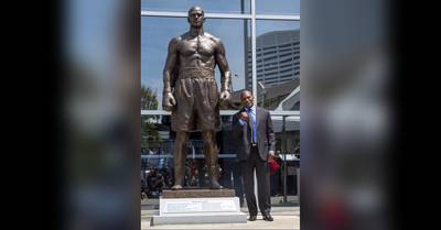 Evander Holyfield nombra a un sorprendente escogido como el mejor pesado: "Él cambió el juego"
