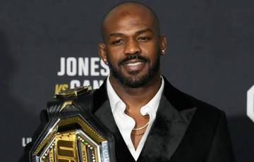 Jones told how he prepared for his UFC debut in a barn