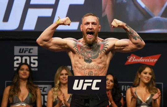 McGregor signs, ball now in Floyd’s court