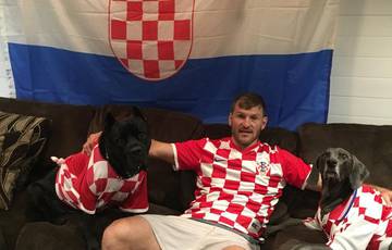 Как Миочич болел за сборную Хорватии в матче с Данией (видео)