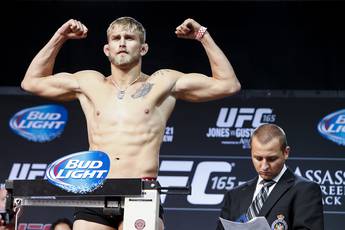 Gustafsson and Jones make weight before UFC 232