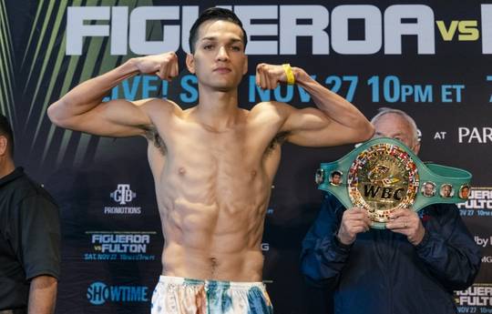 Fulton and Figueroa make weight ahead of unification fight