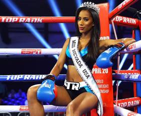 Charming ring-girls of Gvozdyk vs Ngumbu fight