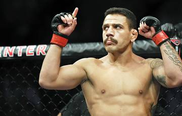 Dos Anjos: “I don’t see anyone but me who could beat Makhachev”