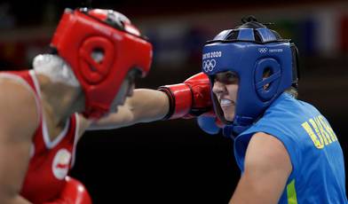 Anna Lysenko advanced to the quarterfinals of the Olympic tournament