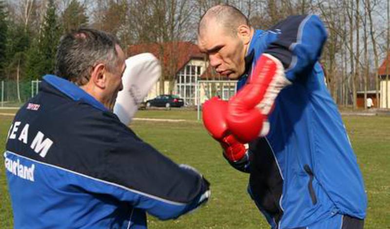 Николай Валуев во время открытой тренировки перед поединком