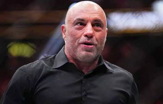 Rogan a donné son pronostic pour le combat de Jones contre Aspinall