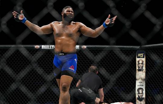 Олейник и Блэйдс могут провести бой на UFC 217