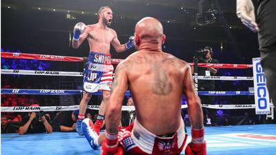 Pedraza dethrones Beltran, meets Lomachenko in December