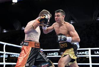 Tszyu forces Horn to retire