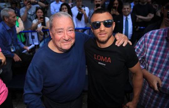 Arum: Crawford and Lomachenko and more talented than Canelo