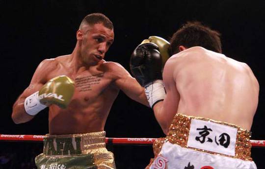 Yafai beats Muranaka, retains title (video)