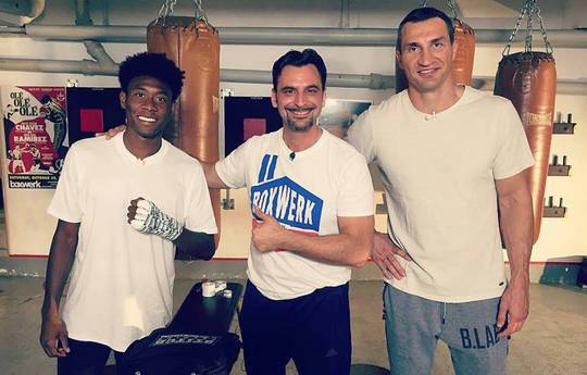 Bavaria’s defender met Wladimir Klitschko in the boxing gym