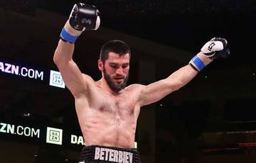 Why is it difficult for Beterbiev to get a big fight? Hopkins explains