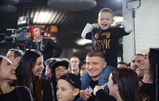 Photos from Usyk vs Briedis weigh-in