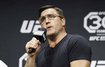 Sonnen reacted to Cormier's suggestion to make the McGregor - Chandler fight a title fight