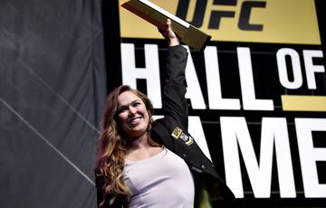 Ронда Роузи стала первой женщиной, включенной в Зал Славы UFC