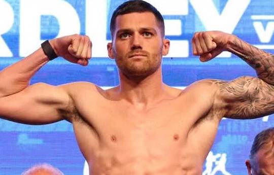 What time is Sam Gilley vs Gideon Jonas tonight? Ringwalks, schedule, streaming links