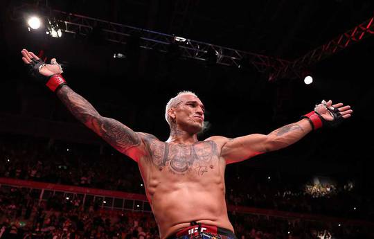 Оливейра отреагировал на слухи о дате боя с Холлоуэем