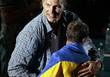 Владимир Кличко поздравляет Василия Ломаченко с завоеванием Олимпийского "золота"