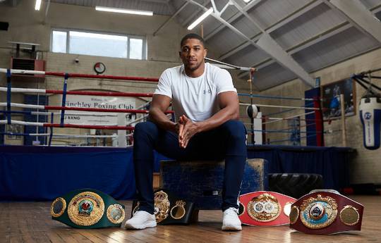 Joshua: "Usyk takes risks, for sure, he believes in himself"