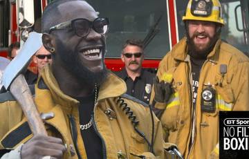 Фьюри и Уайлдер встретились с пожарными Калифорнии (видео)