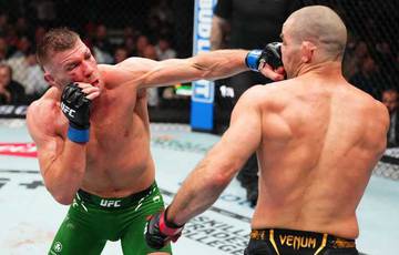 Prochazka gratulierte Du Plessis zum Gewinn des UFC-Meisterschaftsgürtels