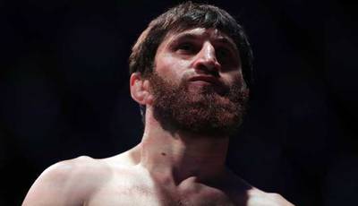 Ankalaev espera conseguir uma oportunidade de lutar pelo título se derrotar Walker