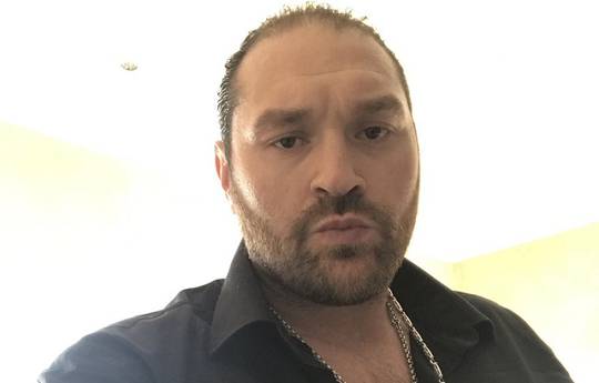 Tyson Fury admits suicidal thoughts, apologizes for drugs