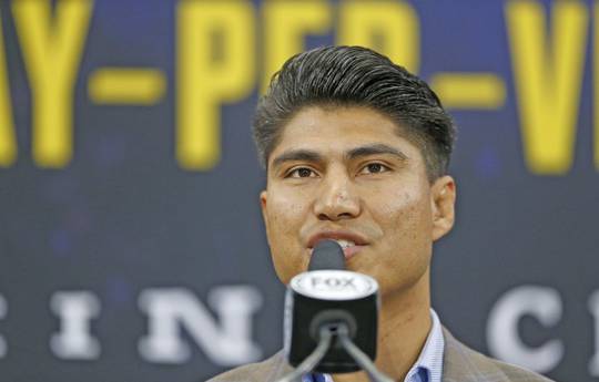 Mikey Garcia picks favorite for Crawford-Spence fight