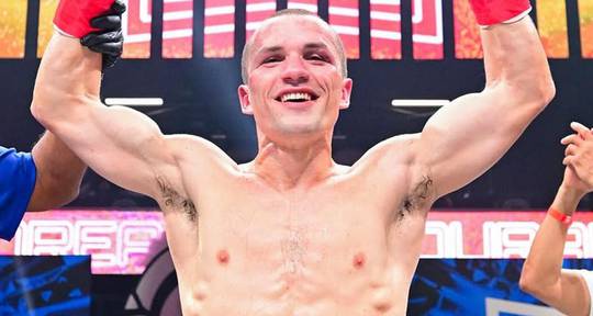 So sehen Sie Andreas Katzourakis gegen Roberto Cruz - Live Stream & TV-Kanäle