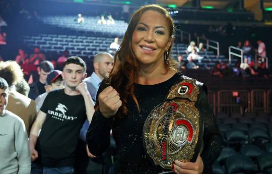 Cyborg debutará en el boxeo en el Crawford-Avanesyan