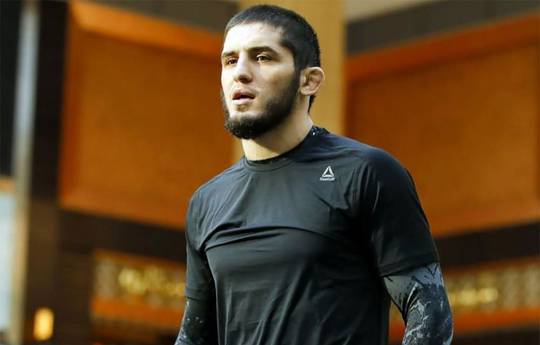Makhachev included himself in the top 5 best MMA fighters