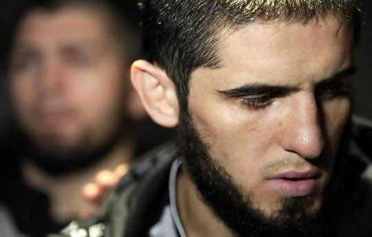 Менеджер Махачева розповів про зірвані переговори щодо бою з Топурією