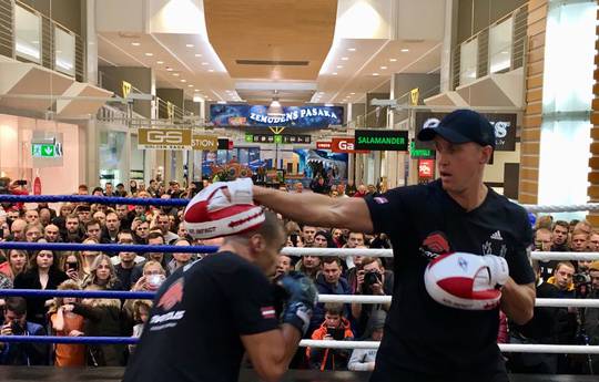 Usyk and Briedis at media workout (photos)