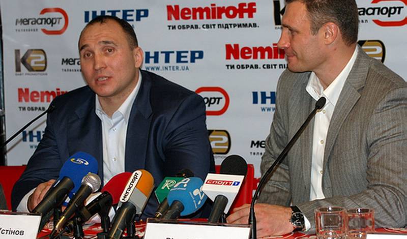 Александр Устинов и Виталий Кличко на пресс-конференции в Киеве