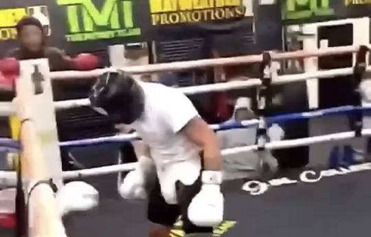 Vídeo de Romero derribando en el sparring a Ingram