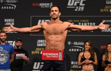 Rockhold released from UFC contract