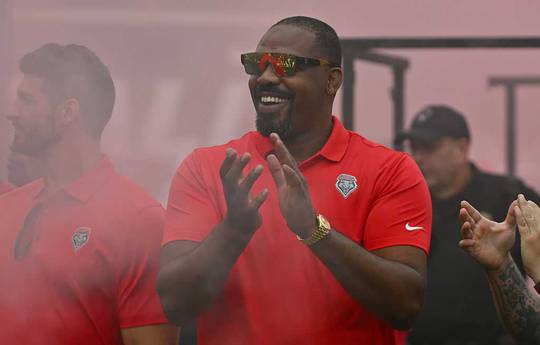 Джонс готовий вибачитися перед Уайтом заради бою в Білому домі